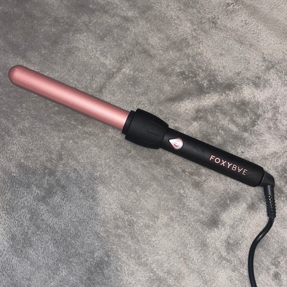 Foxybae curling wand - great condition